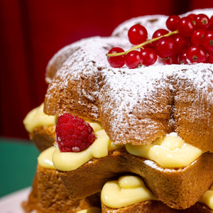 Pandoro farcito con Crema e Frutti di Bosco